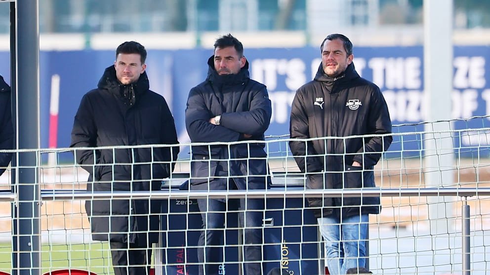 Zu Gast beim Training: Daniel Baier, Zolt Löw und Marcel Schäfer (v.l.)