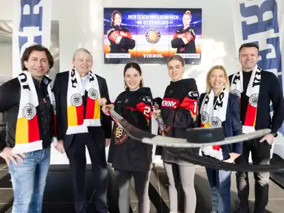 Termin bei Vierol vor dem Olympia-Qualifikationsturnier in Bremerhaven (von links): Vierol-Marketingleiter Ibrahim Chahrour, Vierol-Unternehmensgründer Jürgen R. Viertelhaus, die Nationalspielerinnen Tara Schmitz und Jule Schiefer, Vorstandsvorsitzende Mirja Viertelhaus-Koschig und Vorstand Ulf R. Koschig.