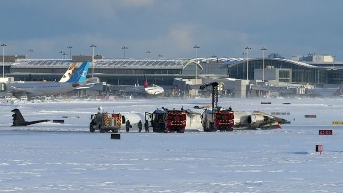 Luftverkehr: Flugzeug kopfüber: Unfall in Kanada endet glimpflich Luftverkehr: Flugzeug kopfüber: Unfall in Kanada endet glimpflich