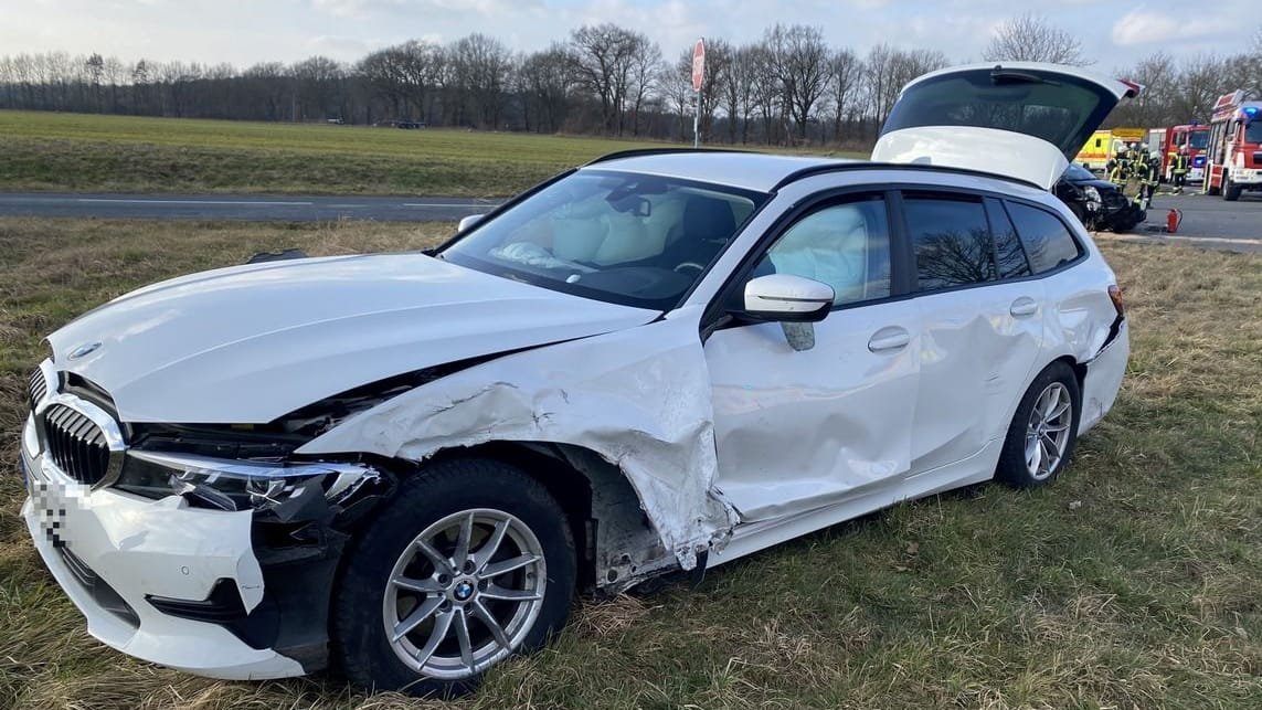 Bei einem Unfall in Buxtehude sind am Montag sieben Personen verletzt worden. Bei einem Unfall in Buxtehude sind am Montag sieben Personen verletzt worden.