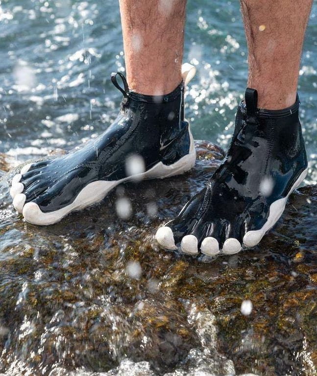 Mit den Schuhen kam Fliri dem Barfußlaufen sehr nahe – und schützte die Füße gleichzeitig vor Verletzungen.