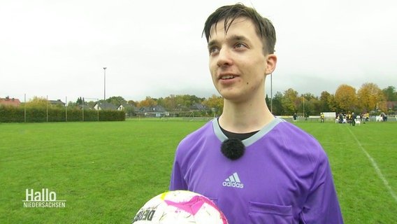 Der Nachwuchsschiedsrichter Yannick. © Screenshot 
