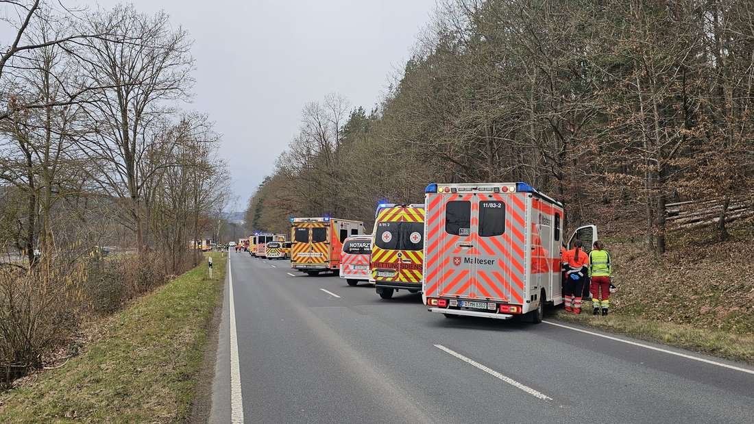 Unfall Fulda Niederrode Crash drei Fahrzeuge elf Personen