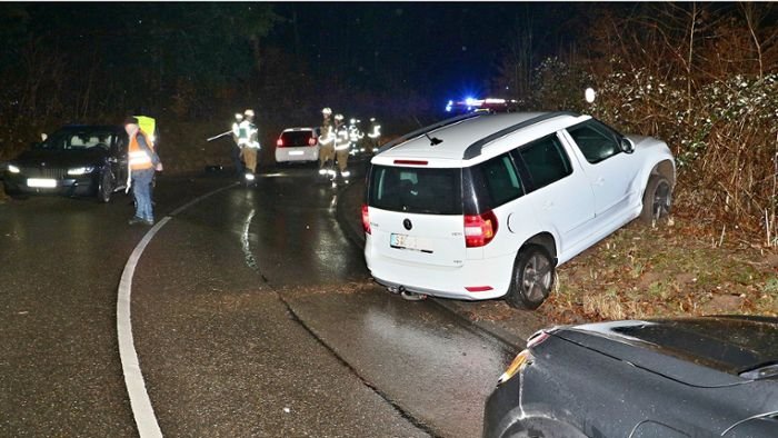 Stuttgart-Weilimdorf: Bergheimer Steige nach Unfall mit vier Autos zeitweise voll gesperrt Stuttgart-Weilimdorf: Bergheimer Steige nach Unfall mit vier Autos zeitweise voll gesperrt